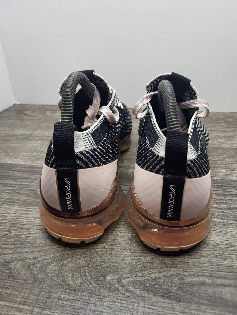 Nike Air VaporMax Flyknit 2 Shoes Womens Size 8.5 Black Running Sneakers